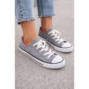 Gray Canvas Low Top Sneakers Pink Lining Lace Up Casual Shoes Women/Youth Size 3